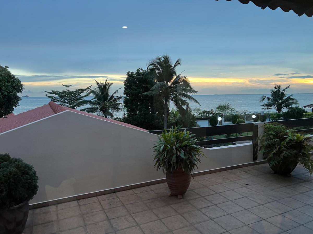 Melaka Beachfront Villa With Pool Exterior photo