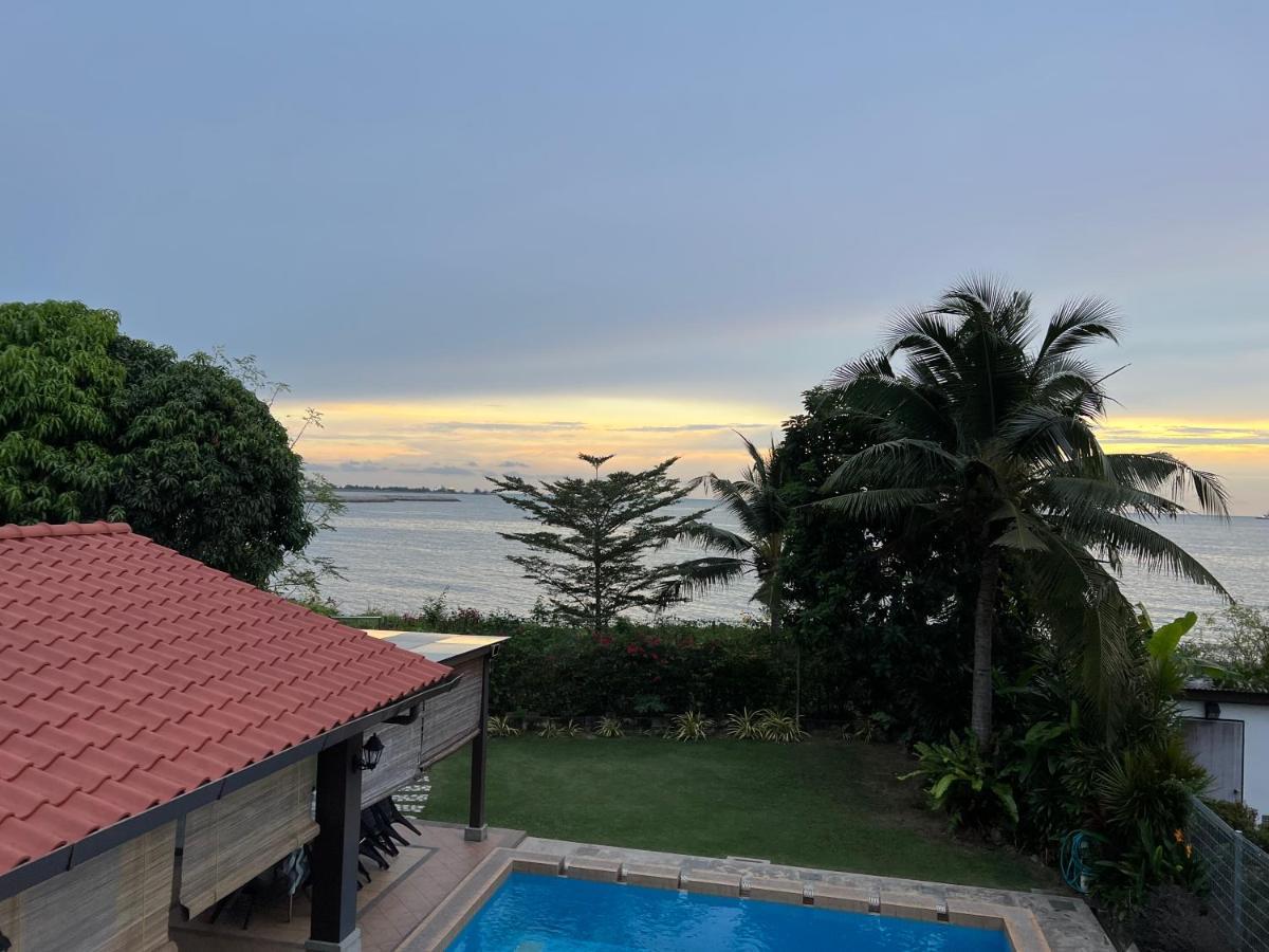 Melaka Beachfront Villa With Pool Exterior photo