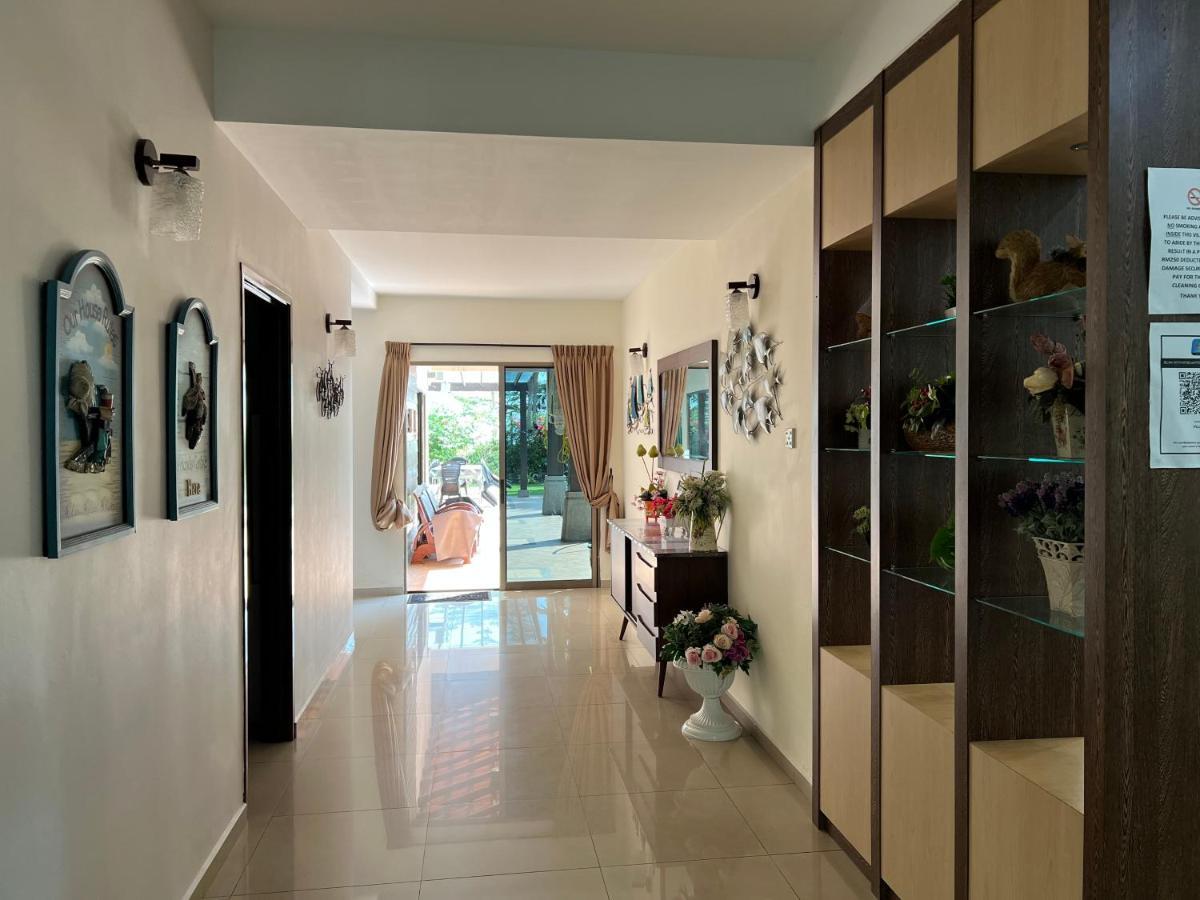 Melaka Beachfront Villa With Pool Exterior photo