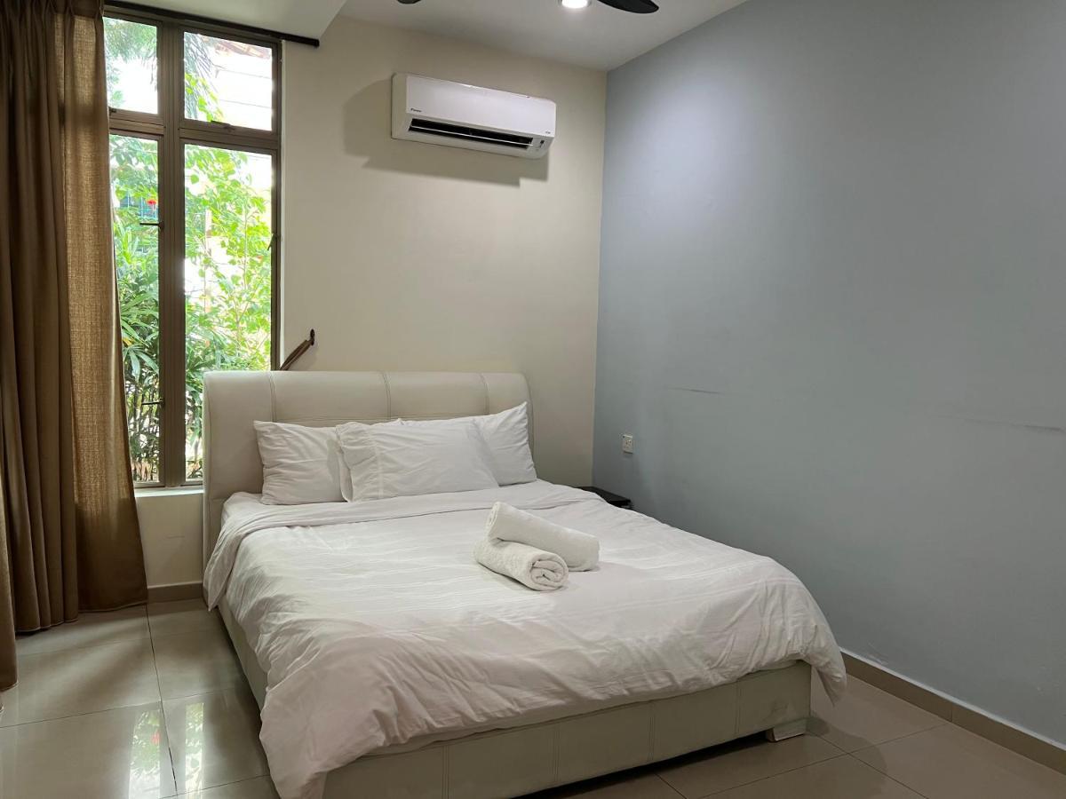 Melaka Beachfront Villa With Pool Exterior photo