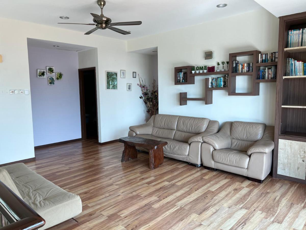 Melaka Beachfront Villa With Pool Exterior photo