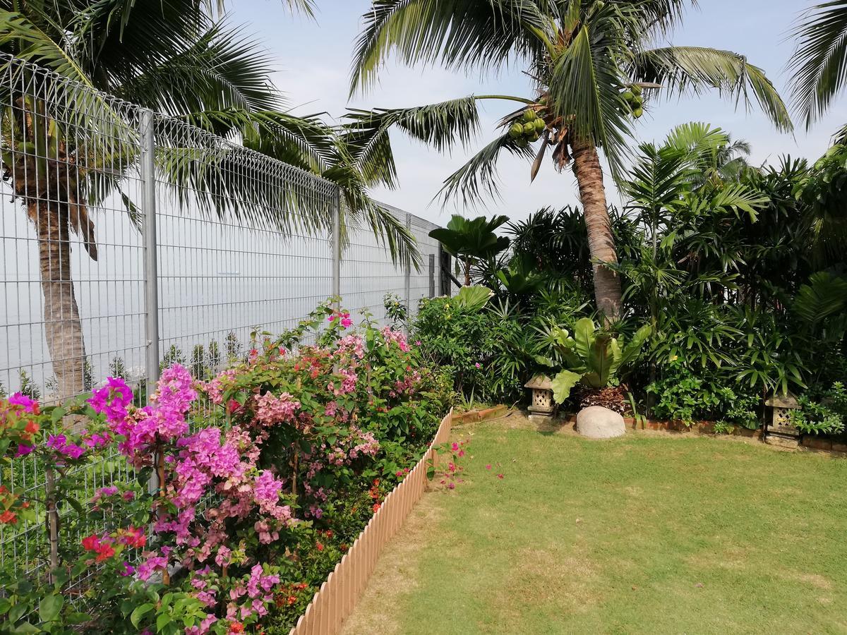 Melaka Beachfront Villa With Pool Exterior photo